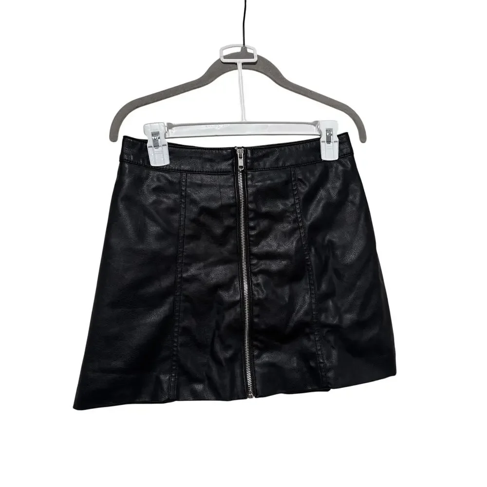 H&M Divided Black Faux Leather Mini Skirt Women’s US 4 EU 36 Front Zip A-Line